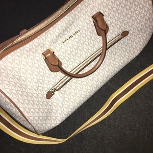 Michael Kors duffle/travel bag. 18.5”Lx10”Wx10.5”